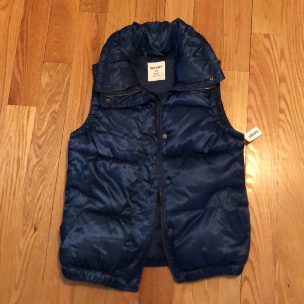 blue vest
